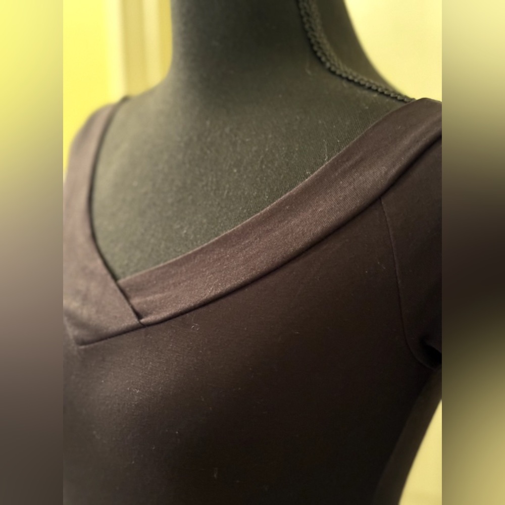 Divided by H&M Women's Brown Long Sleeve V-Neck and Back Pullover Top Si… - Picture 2 of 4